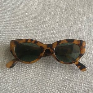 ANTIQUE TORTOISE CATEYE SUNGLASSES